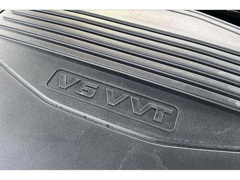 Used 2023 GMC Acadia AT4 image 31