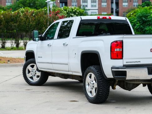 Used 2015 GMC Sierra 2500 SLT w/ Duramax Plus Package AWD/4WD image 22