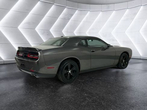 Used 2021 Dodge Challenger SXT RWD image 4