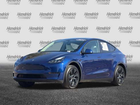 Used 2024 Tesla Model Y 2WD image 9