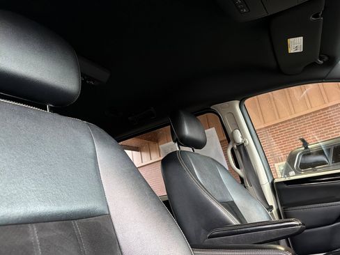 Used 2017 Dodge Grand Caravan SXT image 23