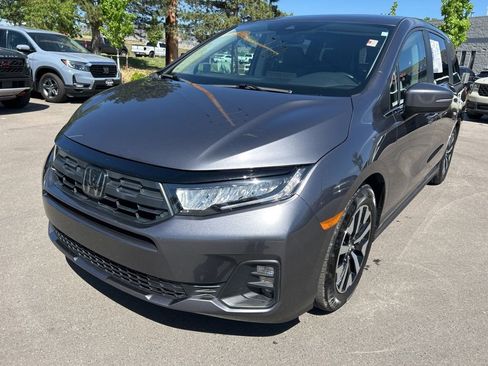 Used 2025 Honda Odyssey EX-L image 3