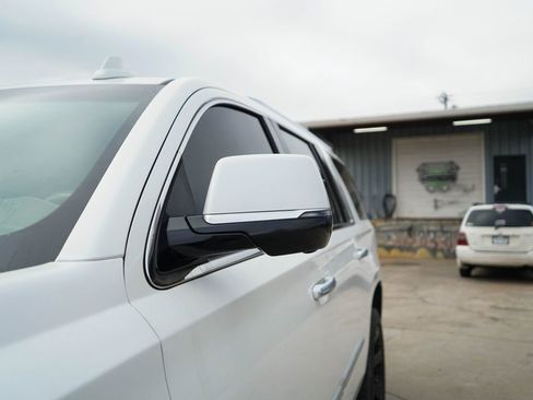 Used 2019 Cadillac Escalade Platinum image 16