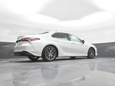 Used 2024 Toyota Camry XLE w/ Navigation Package FWD image 41