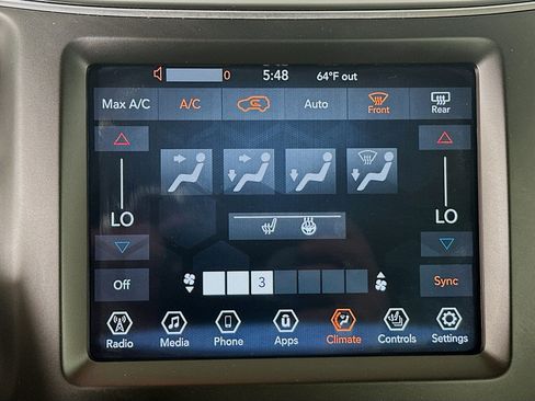 Used 2021 Jeep Cherokee Latitude Lux w/ Sun & Sound Group image 25