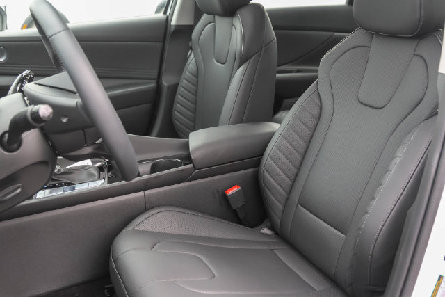 New 2026 Hyundai Elantra Limited FWD image 11