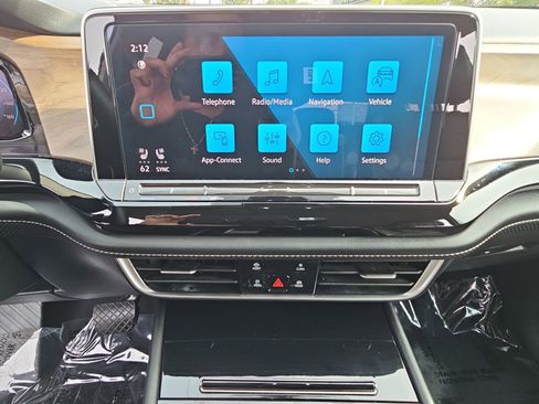 Used 2024 Volkswagen Atlas SE image 22