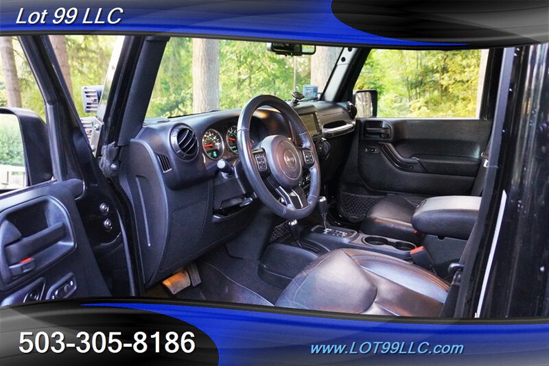 Used 2017 Jeep Wrangler Unlimited Sahara AWD/4WD image 15