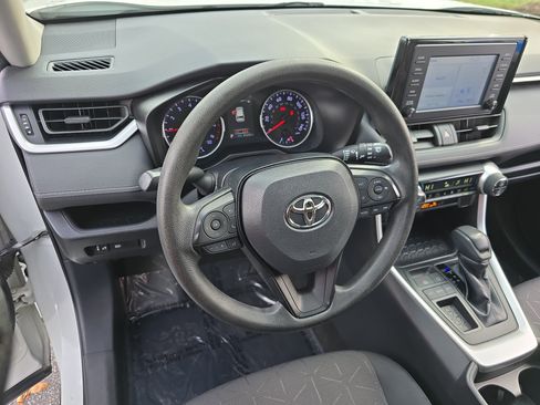 Used 2019 Toyota RAV4 XLE image 16