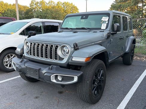 Used 2025 Jeep Wrangler Unlimited Sahara AWD/4WD image 1