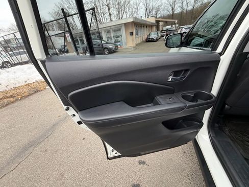 Used 2017 Honda Pilot EX image 21