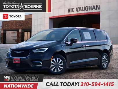 Used 2024 Chrysler Pacifica Limited