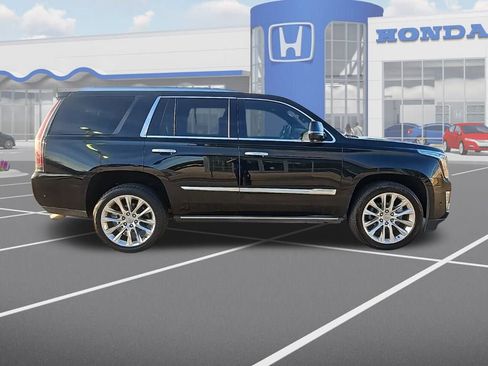Used 2019 Cadillac Escalade Platinum image 10