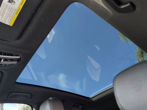 Used 2022 Porsche Cayenne Coupe image 26