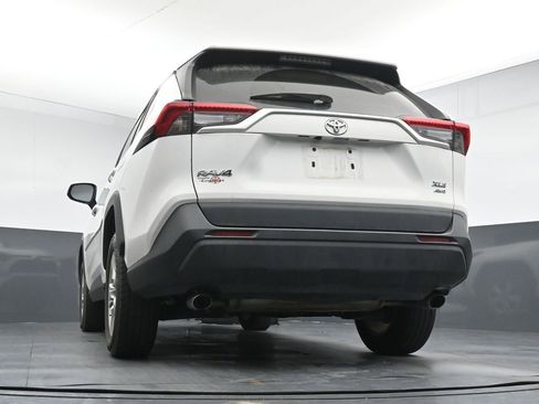 Used 2021 Toyota RAV4 XLE w/ Convenience Package AWD/4WD image 22