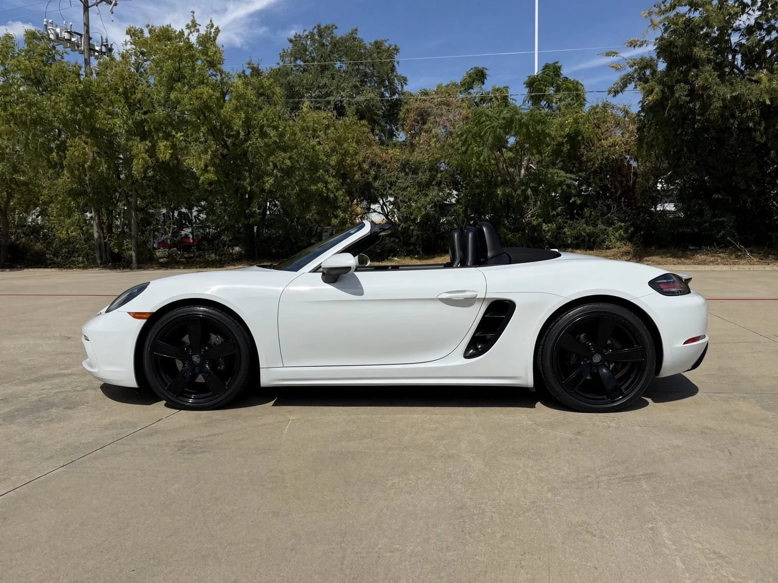Used 2018 Porsche 718 Boxster RWD image 5