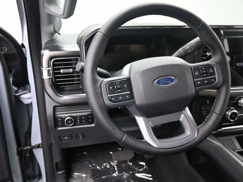 New 2026 Ford F250 Lariat w/ Black Appearance Package image 20