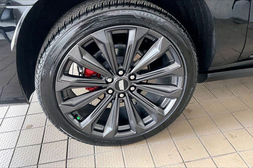 Used 2026 Cadillac Escalade ESV V AWD/4WD image 36