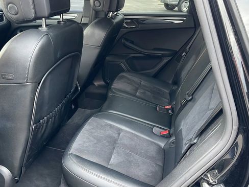 Used 2017 Porsche Macan image 18