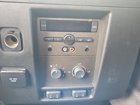 Used 2012 Lincoln Navigator 4WD image 32