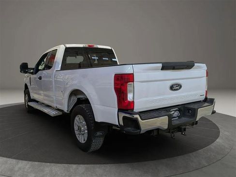 Used 2018 Ford F350 XLT w/ XLT Value Package image 3