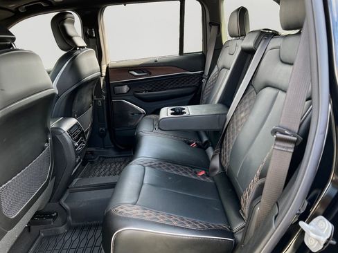 Used 2024 Jeep Grand Cherokee Summit w/ Advanced Protech Group IV image 10