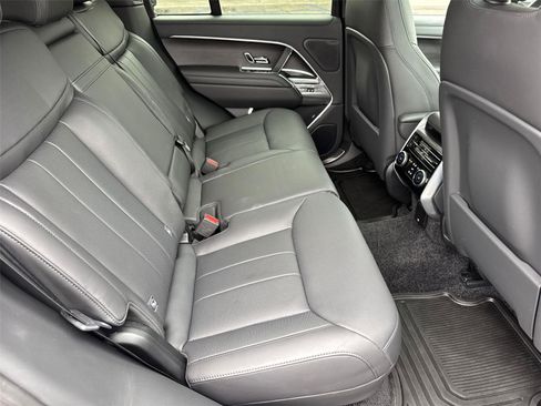 Used 2025 Land Rover Range Rover SE AWD/4WD image 18