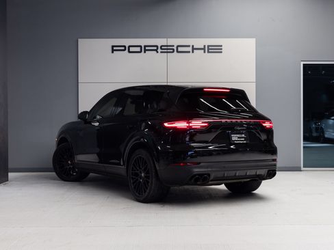 Certified 2023 Porsche Cayenne Platinum Edition AWD/4WD image 5