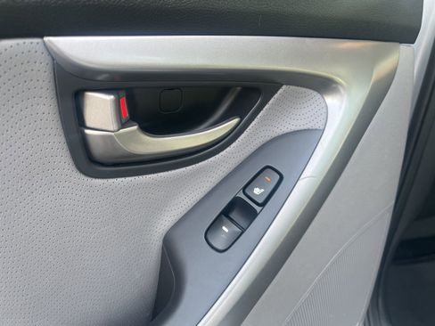 Used 2013 Hyundai Elantra Limited w/ Technology Pkg image 34