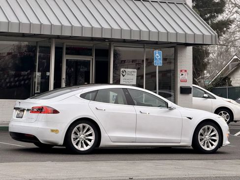 Used 2020 Tesla Model S Long Range image 8