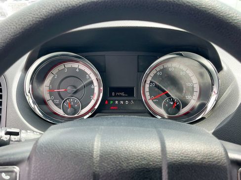 Used 2018 Dodge Grand Caravan SE w/ UConnect Hands-Free Group FWD image 12