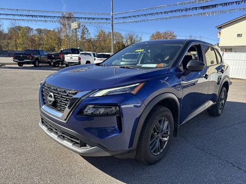 Used 2023 Nissan Rogue S image 10