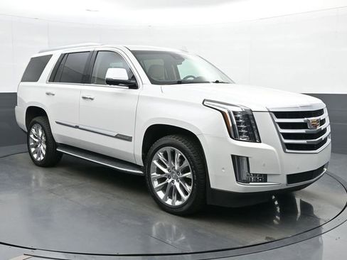 Used 2019 Cadillac Escalade Luxury image 1