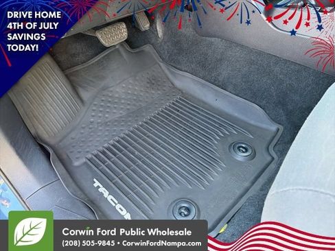 Used 2019 Toyota Tacoma SR5 AWD/4WD image 27