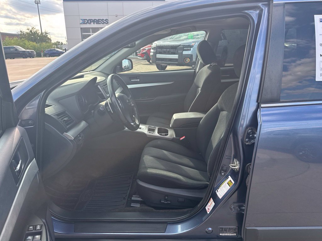 Used 2013 Subaru Outback 2.5i Premium AWD/4WD image 12