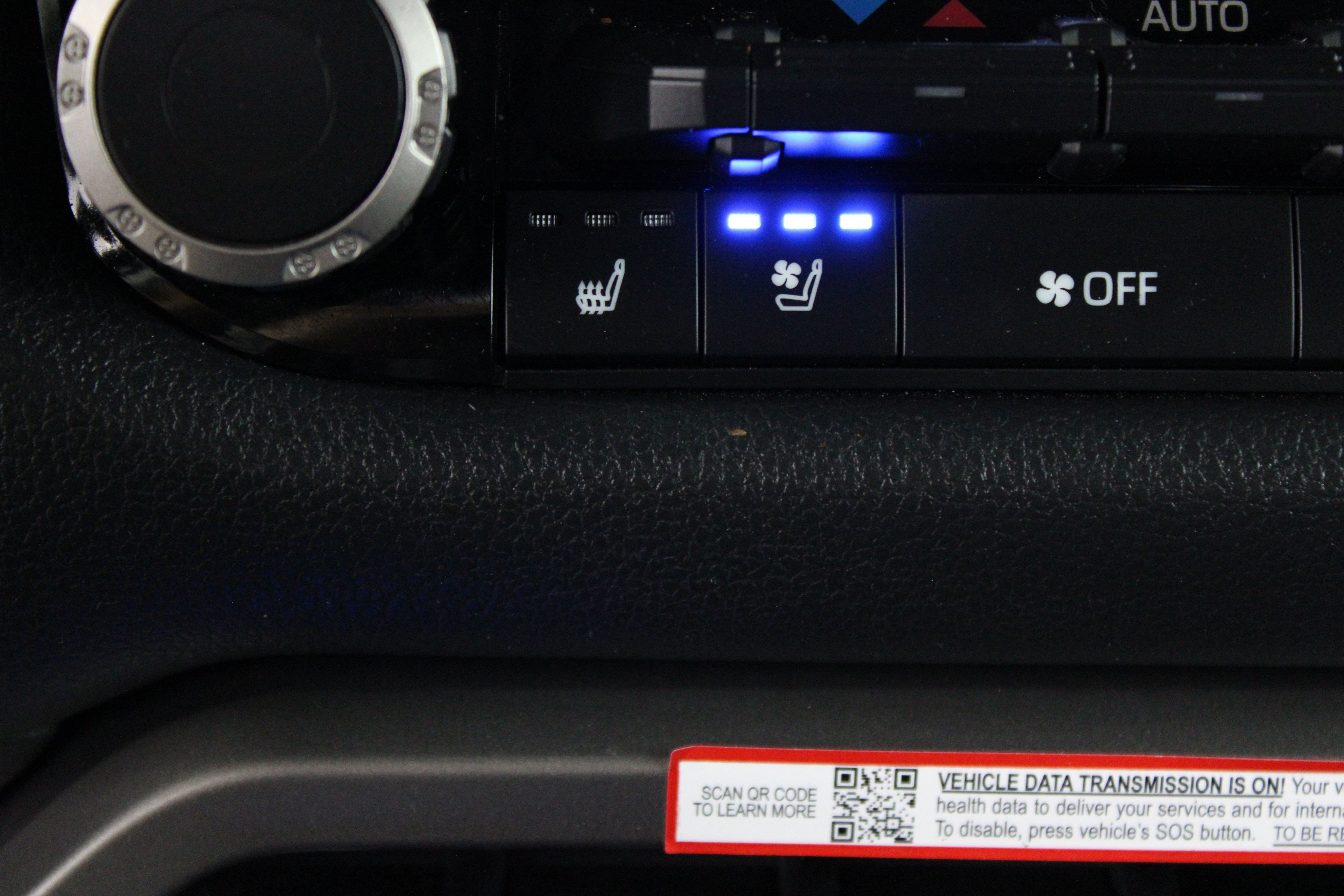 Used 2025 Toyota Tundra Limited AWD/4WD image 23