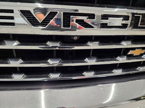 Used 2020 Chevrolet Silverado 2500 LTZ w/ LTZ Premium Package AWD/4WD image 9