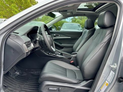 New 2025 Acura Integra image 8