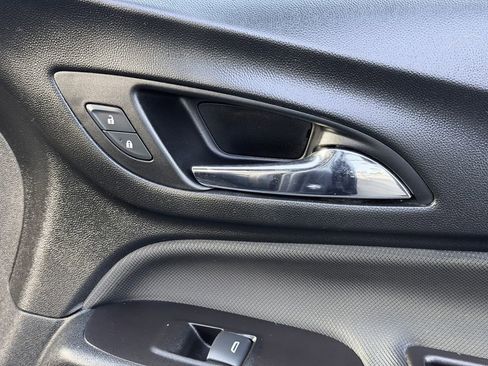 Used 2022 Chevrolet Equinox RS w/ RS Leather Package FWD image 28