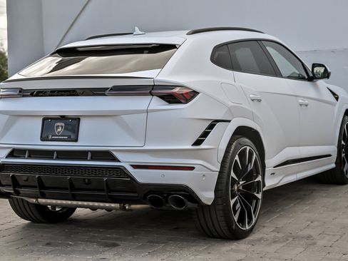 Used 2024 Lamborghini Urus S AWD/4WD image 16