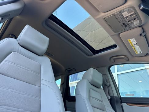 Used 2019 Honda CR-V Touring image 18