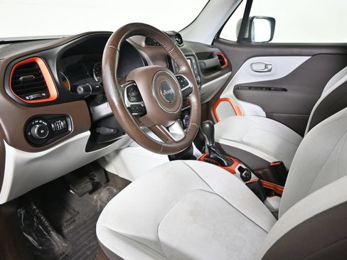 Used 2015 Jeep Renegade Latitude w/ Cold Weather Group AWD/4WD image 22