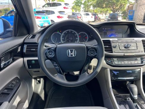 Used 2017 Honda Accord LX image 37