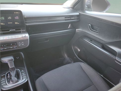 Used 2025 Hyundai Kona SEL image 16