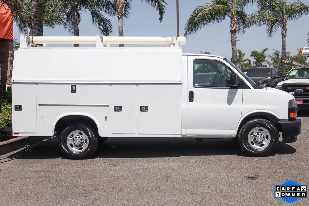 Used 2018 Chevrolet Express 3500 RWD image 11