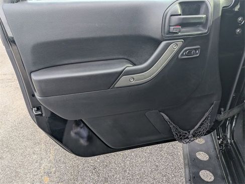 Used 2018 Jeep Wrangler Unlimited Sport S image 9