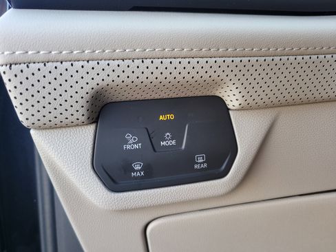 Used 2024 Volkswagen Atlas SE FWD image 33