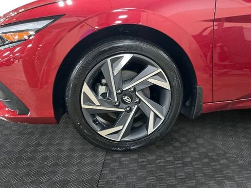 Used 2025 Hyundai Elantra Sport image 14