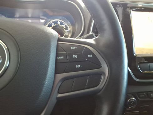 Used 2019 Jeep Cherokee Limited AWD/4WD image 25