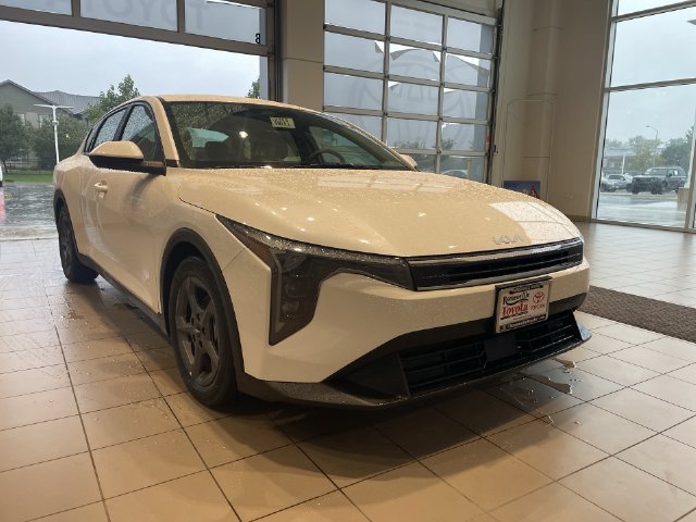 Used 2025 Kia K4 FWD image 10